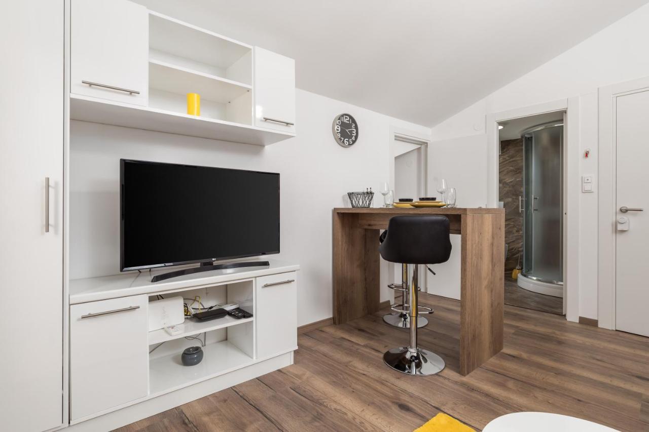 Central Apartments Dalmatina Рієка Екстер'єр фото