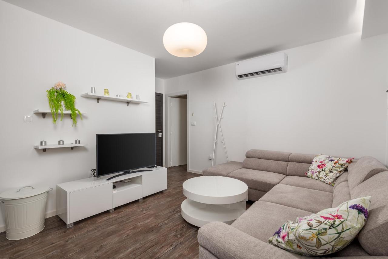 Central Apartments Dalmatina Рієка Екстер'єр фото