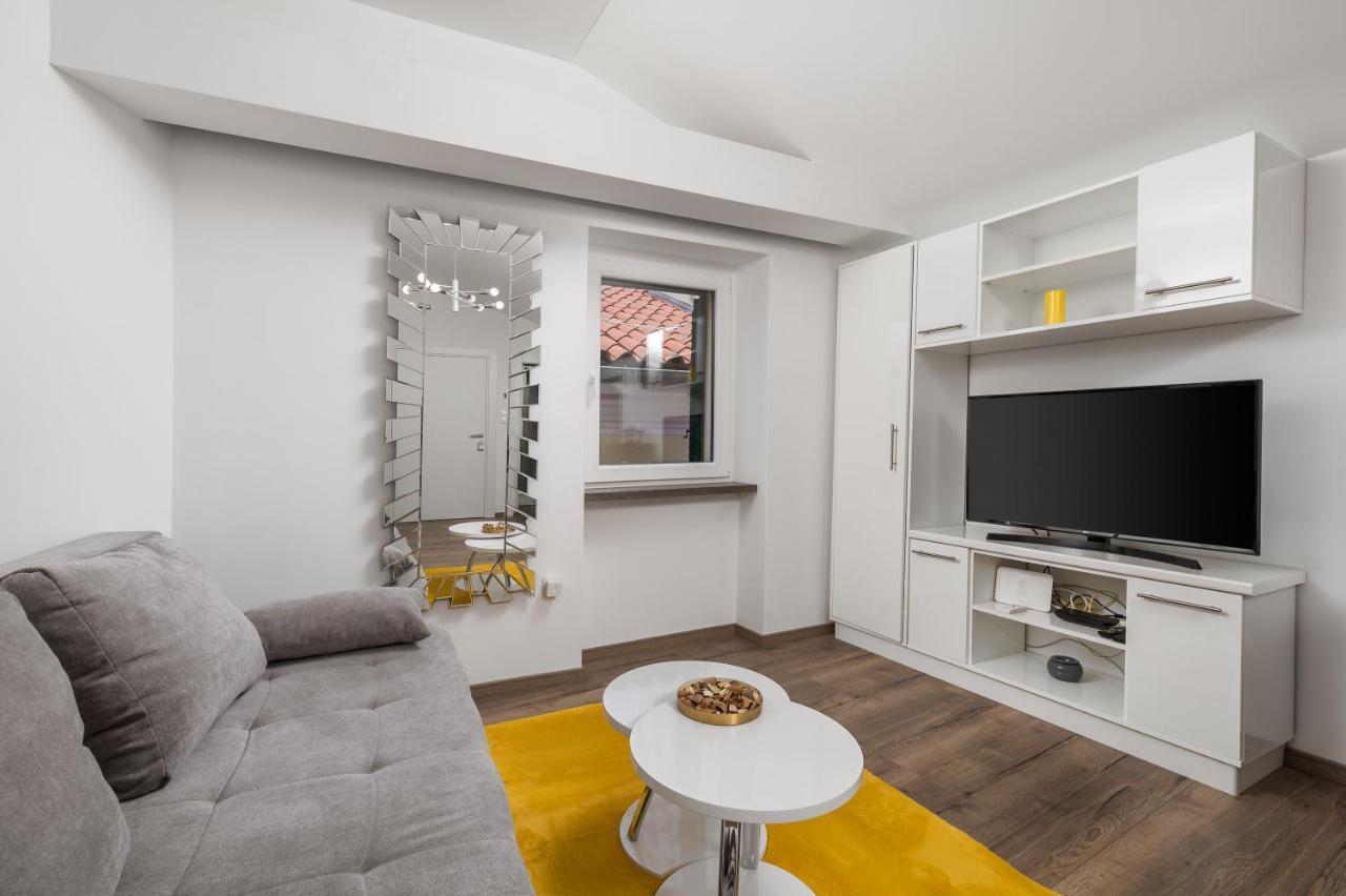 Central Apartments Dalmatina Рієка Екстер'єр фото